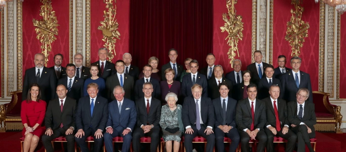 Στο παλάτι του Μπάκιγχαμ ο Κυριάκος και η Μαρέβα Μητσοτάκη (βίντεο)